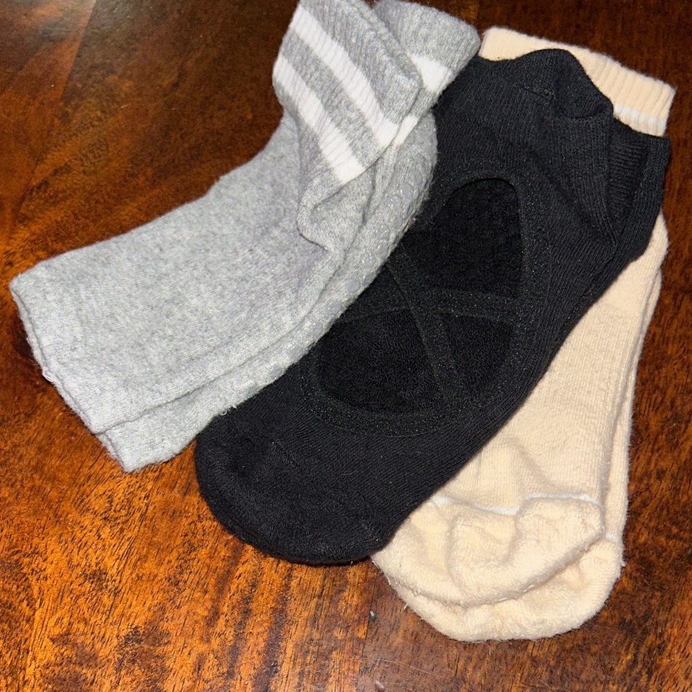 3 Lucky Honey Women's Grip Socks - Black, Gray, Tan